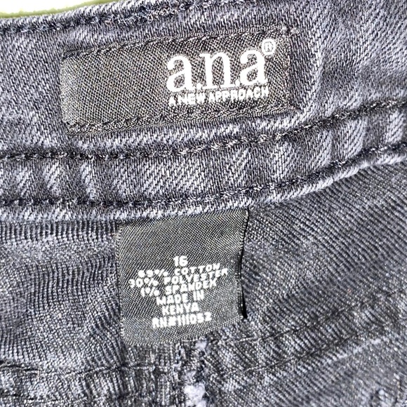 A.N.A. Shorts - Picture 4 of 4